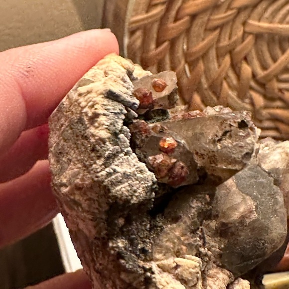 Chocolate Smoky Quartz and garnet gem specimens on matrix 155 g - Picture 4 of 15